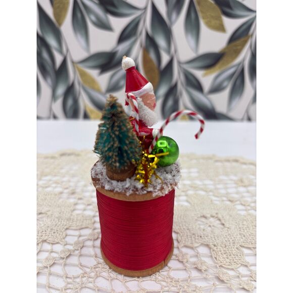 Miniature ALL VINTAGE Thread Spool Christmas Assemblage Santa - Picture 4 of 6